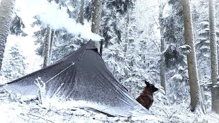 کمپینگ با چادرهای گرم در باران و برف