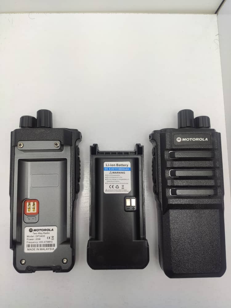 بیسیم دستی موتورولا DP3400 با توان خروجی ۱۰ وات