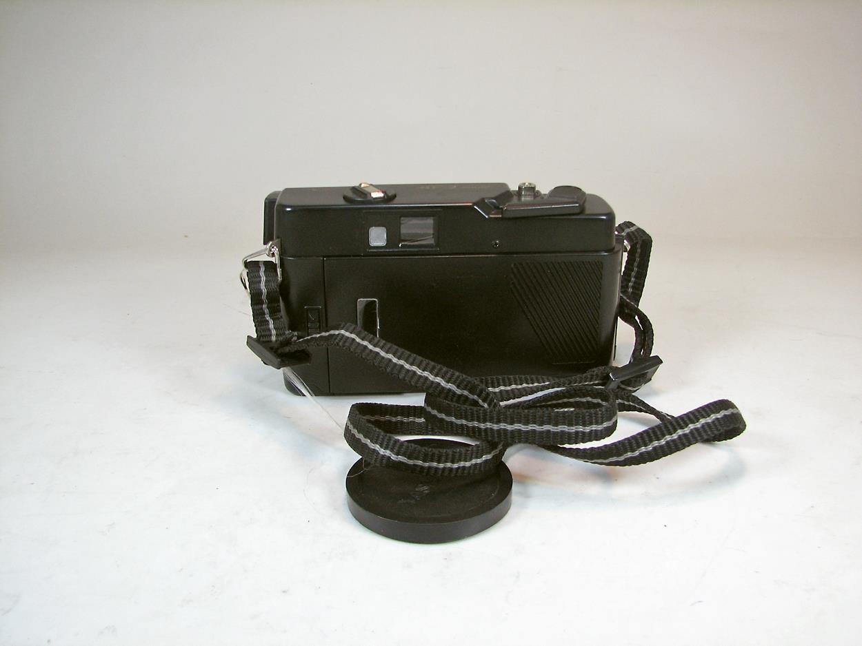 دوربین یاشیکا YASHICA MF-2 همراه با کیف