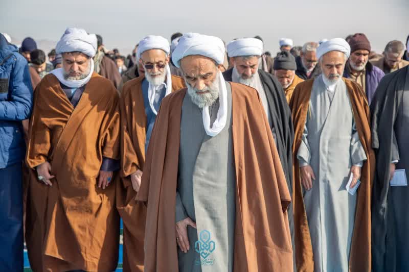 اقامه نماز باران به امامت آیت الله حاج شیخ مهدی مروارید ۱۴۰۲/۱۰/۲۸