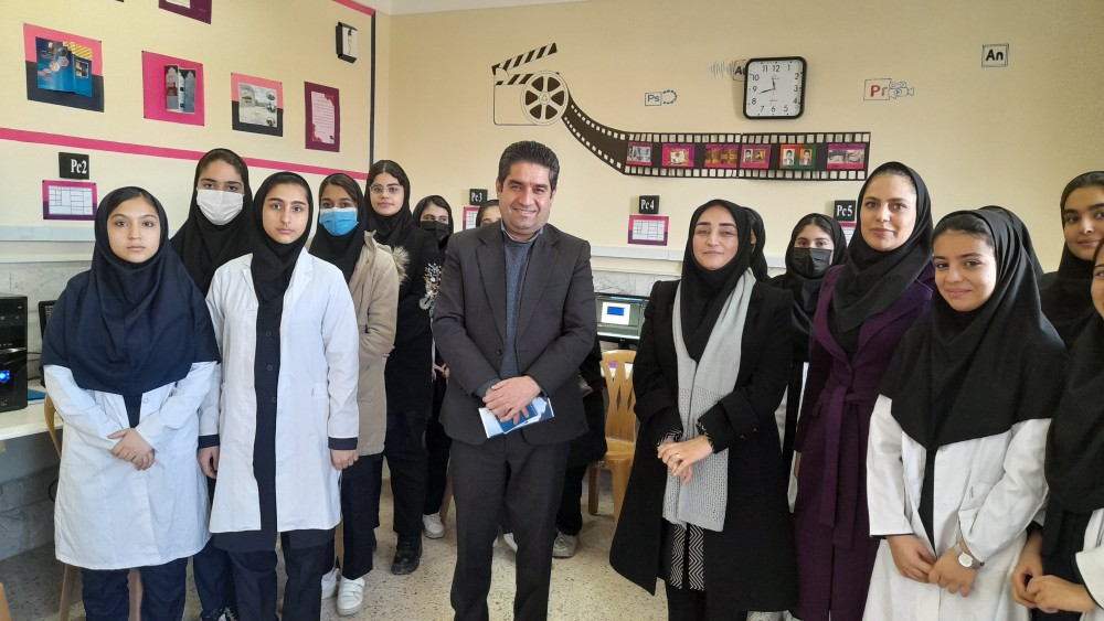 کلاس خانم رجمند