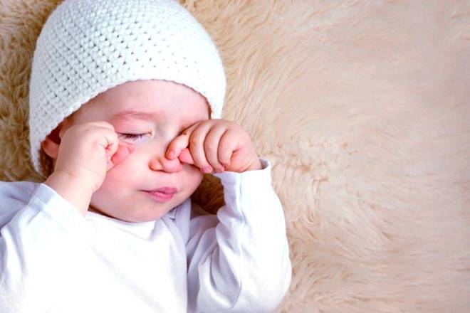 علت مشکل بینایی در نوزادان