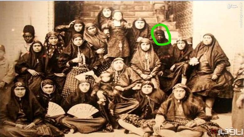 عکس طنز تمولین خواهر چنگیز مغل در حرمسرای قاجار .