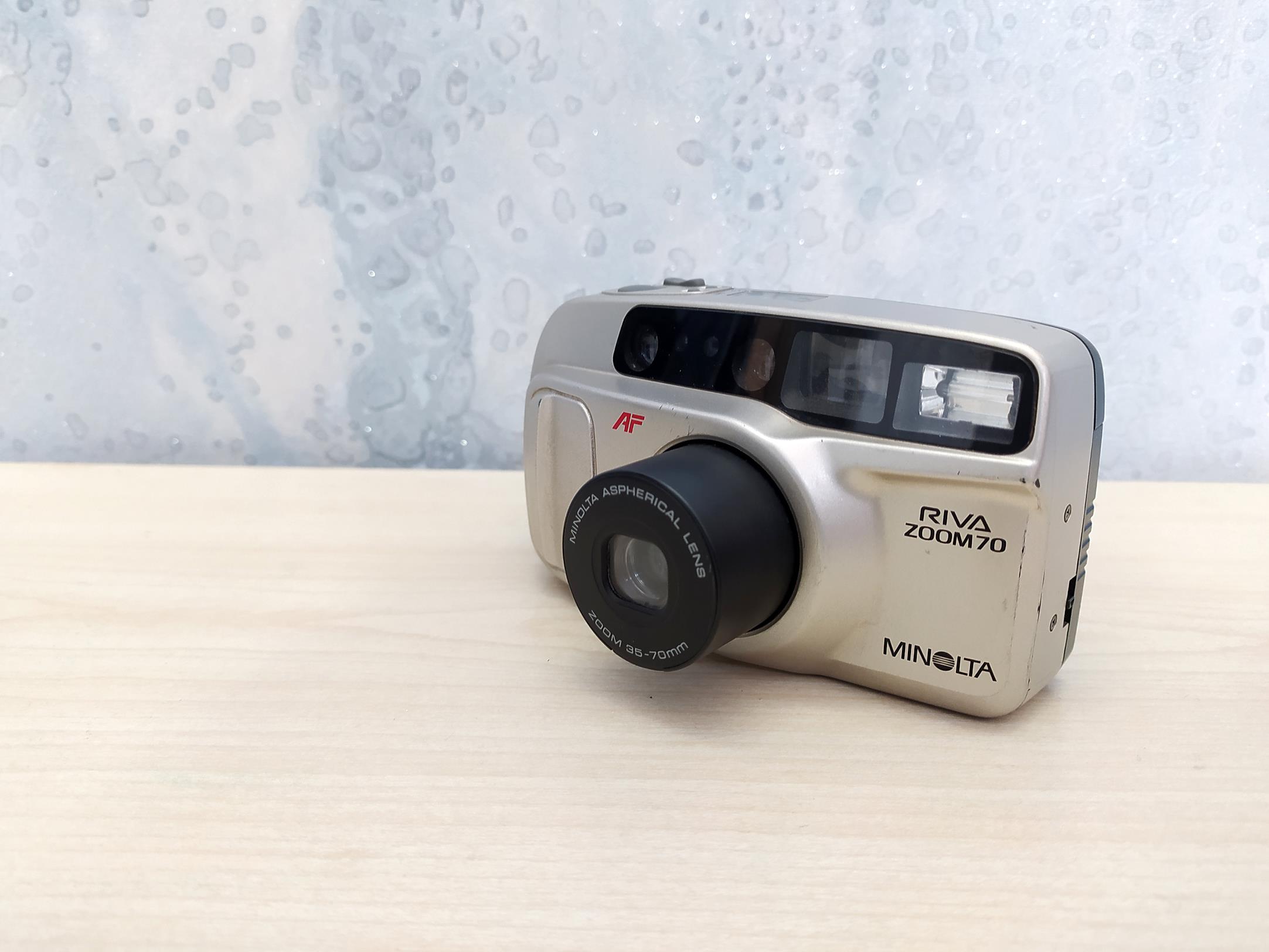 دوربین قدیمی Minolta Riva Zoom 70