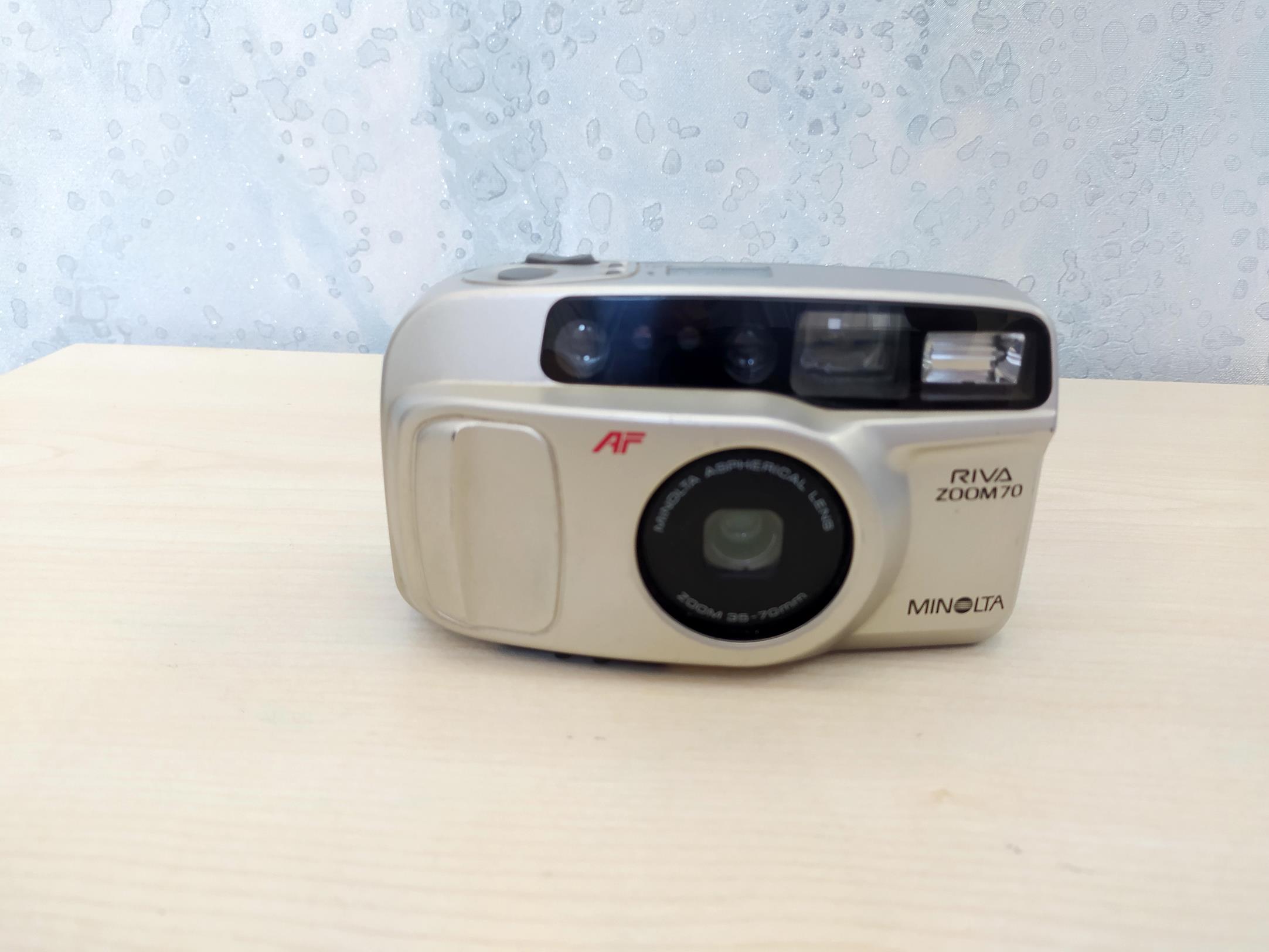 دوربین قدیمی Minolta Riva Zoom 70