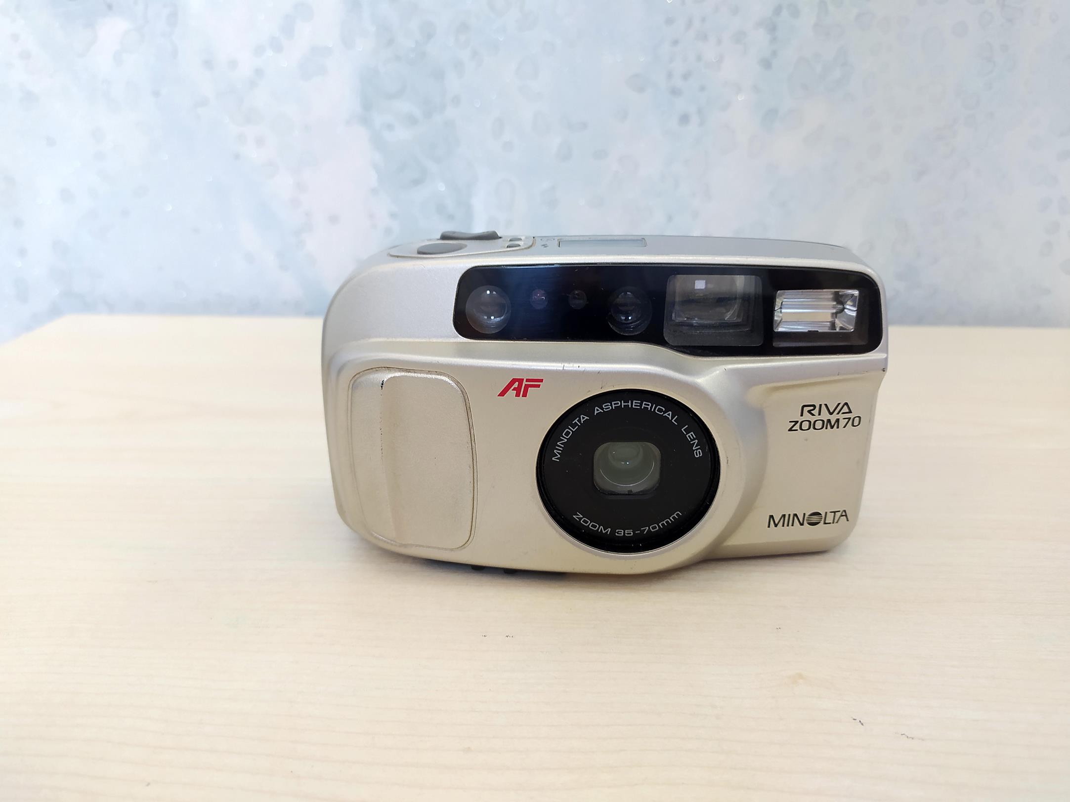 دوربین قدیمی Minolta Riva Zoom 70