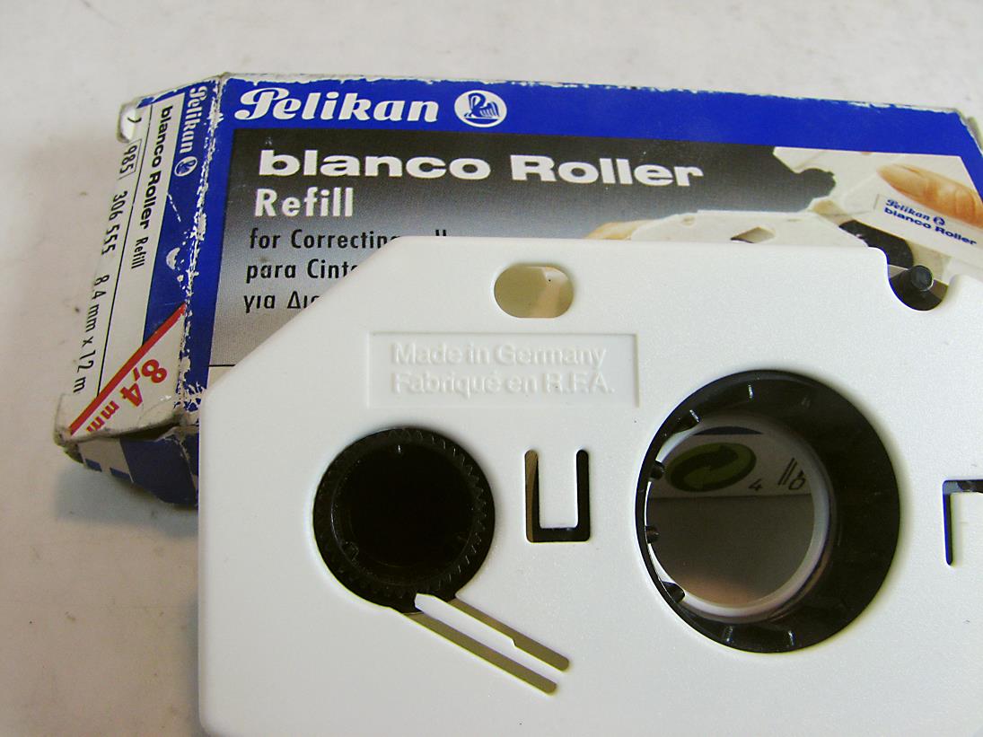 تصحیح متن Pelikan Blanco Roller آلمان