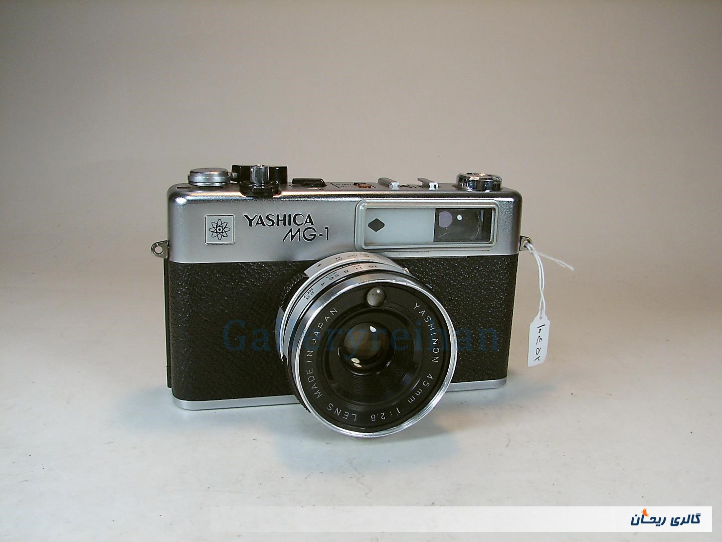 دوربین کلکسیونی YASHICA MG-1 رنگ نقره ای