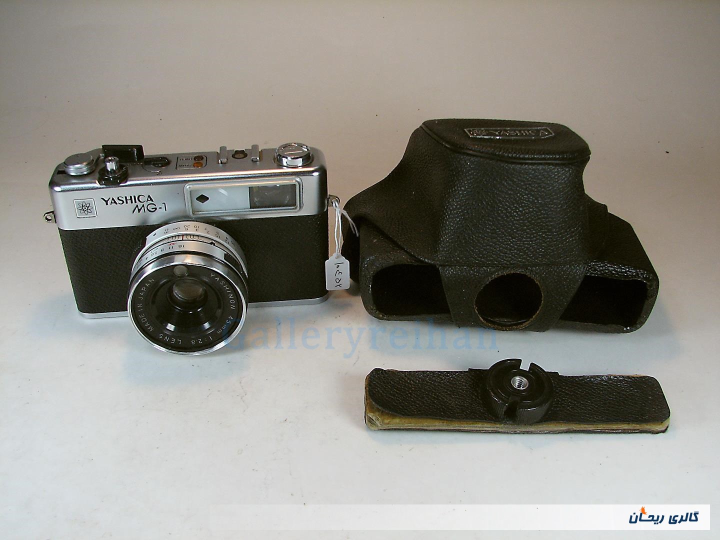 دوربین کلکسیونی YASHICA MG-1 رنگ نقره ای